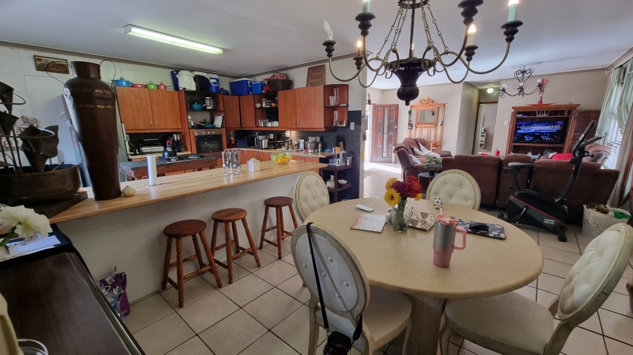 8 Bedroom Property for Sale in Die Bos Western Cape
